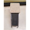 Image 1 : SHOE STORE STOOL