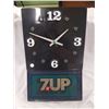 Image 1 : 7UP PLASTIC CLOCK