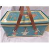 Image 2 : LARGE TIN PICNIC BASKET AND 3 MATCHING TINS