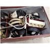 Image 5 : BOX FULL OF HEADPHONES