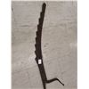 Image 2 : ANTIQUE HAY CUTTER