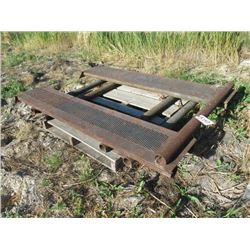 Metal Quad Platform for FEL Off Tractor When Going to Field