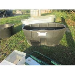 Rubbermaid Poly 150 Gal Water Trough