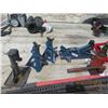 Image 3 : 2 Stabilizing Jacks, Floor Jack, Hyd Jack, Jack All - (Missing Pin) 3 Screw Jacks
