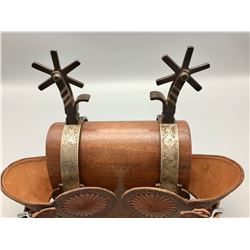 Single Mounted L and M Spurs with Straps
