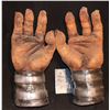 Image 2 : MONSTER HANDS ORANGE OVERSIZE WITH GRIPS INSIDE INDUSTRIAL STRENGTH AND MASCOT QUALITY