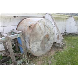OLD METAL WATER TANK (4.5'/54")