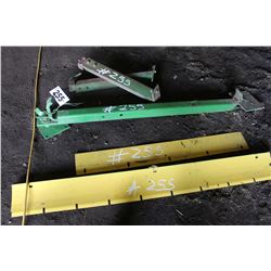 GREEN BRACKETS & 2 YELLOW SHIELDS