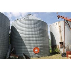 BEHLEN 4 RING BIN ON CONCRETE