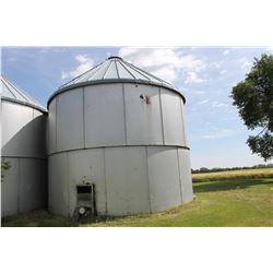 2 RING TANKER ON CONCRETE (CONVERTED TO GRAIN BINS)