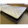 Image 1 : Queen Size Chiroextra thick medium firm mattress (floor model)