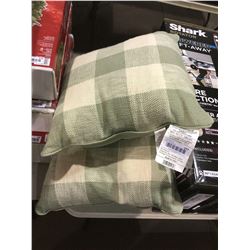 Throw Pillow (20" x 20") Lot of 2