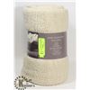 Image 1 : NEW SWISS COLLECTION FAUX FUR THROWS ULTRA SOFT