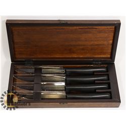 NEW 4PC STEAK KNIFE SET IN CASE