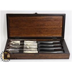 NEW 4PC STEAK KNIFE SET IN CASE