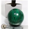 Image 1 : 138G FAUX MALACHITE SPHERE