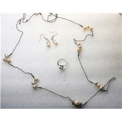 19)  SILVER TONE AND NATURAL FRESHWATER