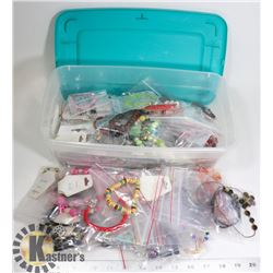 LOTS OF ASSORTED GEMSTONE, CRYSTAL AND GLASS