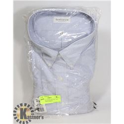 LOT OF TWO MENS SIZE 4XL VAN HEUSEN DRESS SHIRTS