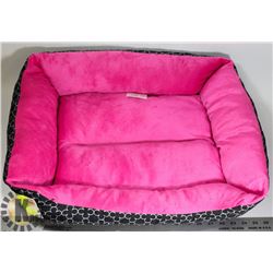 NEW PET BED
