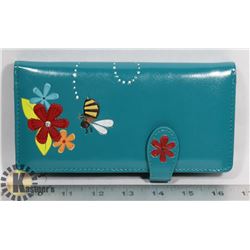 NEW BUMBLE BEE & FLOWERS LARGE ZIPPER WALLET