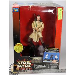 NEW IN BOX GIANT STAR WARS TALKING BANK