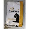 Image 1 : BAG OF ECONOMY CAT FOOD