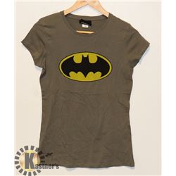 DC BATMAN WOMEN'S TSHIRT MEDIUM