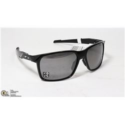 NEW OAKLEY DESIGNER SUNGLASSES MSRP $238