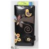 Image 1 : BIRD & FLOWER DESIGN WALLET BY SHAG WEAR CANADA