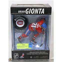 MCFARLANE DELUXE BRIAN GIONTA WITH PUCK