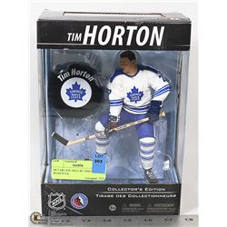 MCFARLANE DELUXE TIM HORTON WITH PUCK