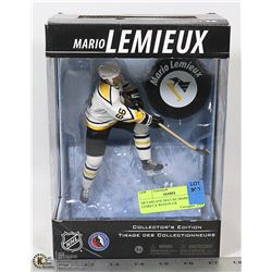 MCFARLANE DELUXE MARIO LEMIEUX WITH PUCK