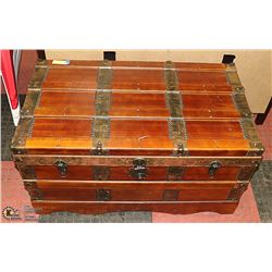 STORAGE TRUNK