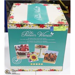 CAKE STAND WITH GLASS COVER