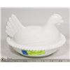 Image 1 : VINTAGE MILK GLASS HEN ON A NEST COVERED DISH