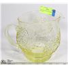 Image 1 : ART GLASS APPLE DESIGNED JUICE PITCHER