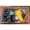 Image 1 : BOX OF VINTAGE CAMERA EQUIPMENT