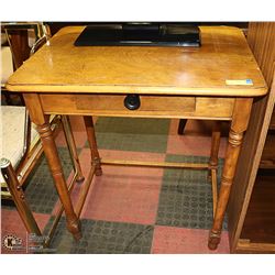 OCCASSIONAL TABLE WITH DRAWER
