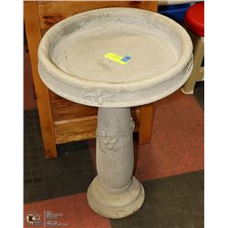 CONCRETE BIRDBATH 16 X 23
