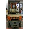 Image 2 : TOYOTA PROPANE FORKLIFT WITH TANK, 5000LB CAPACITY