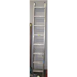 MASTERCRAFT ALUMINUM EXTENDABLE LADDER