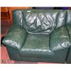 Image 1 : LEATHER OVERSIZED CHAIR- GREEN