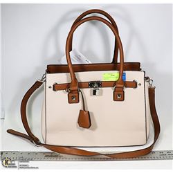 NEW ADRIENNE VITTADINI TOTE, MSRP $210