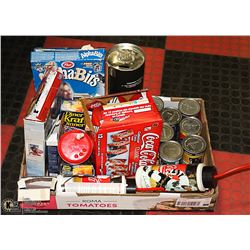 BOX OF HOCKEY COLLECTIBLES MOSTLY GRETZKY