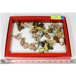 31 VINTAGE PIÈCES OF WADE FIGURES (MADE IN ENGLAND