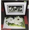 Image 1 : LOT OF TWO FLORAL PICTURES