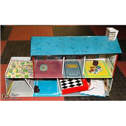 1960' MARX TIN DOLLHOUSE W PEOPLE