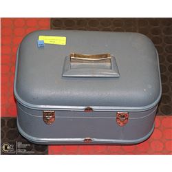 VINTAGE 1960 MAKEUP CASE BLUE