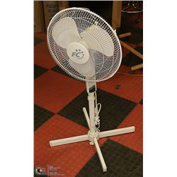 3 SPEED OSCILLATING FAN